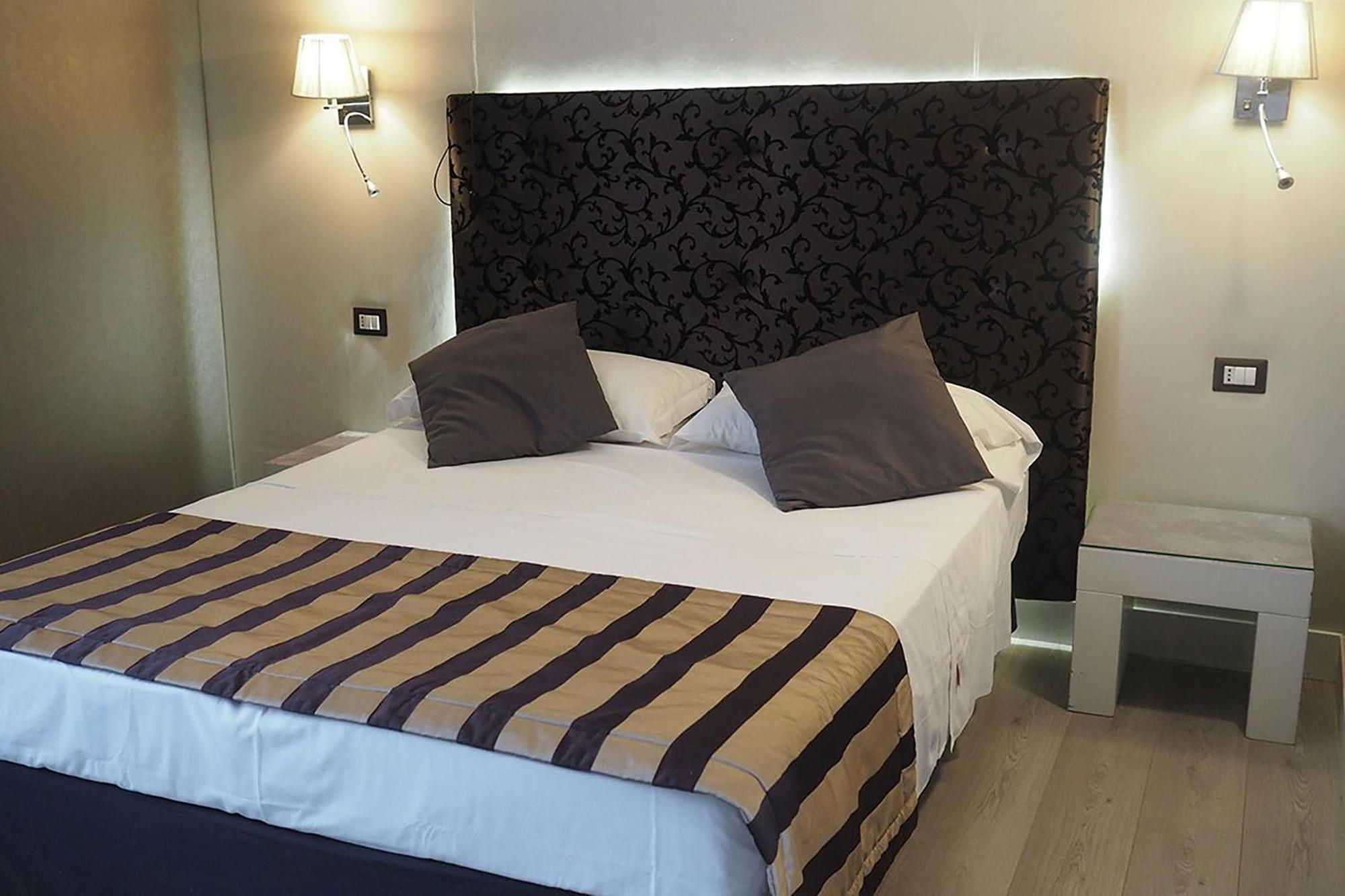 Piccolo Di Piazza Di Spagna Suites — Photos 1